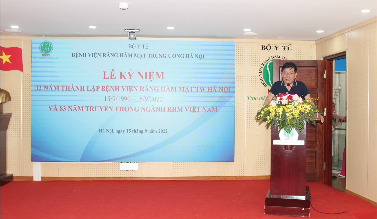 BSCKII Vũ Đình Minh nguyên PGĐ bệnh viện phát biểu tại buổi lễ